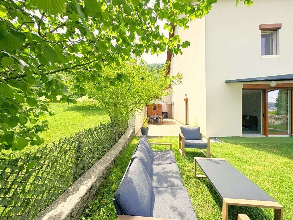 Appartement à ANNECY-LE-VIEUX