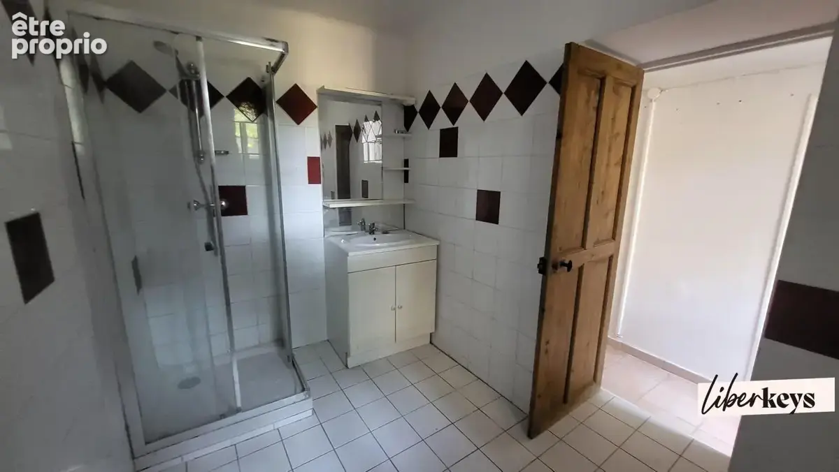 Maison + appartement 250m2 - Codognan - Grand terrain 1100m2 - photo 10