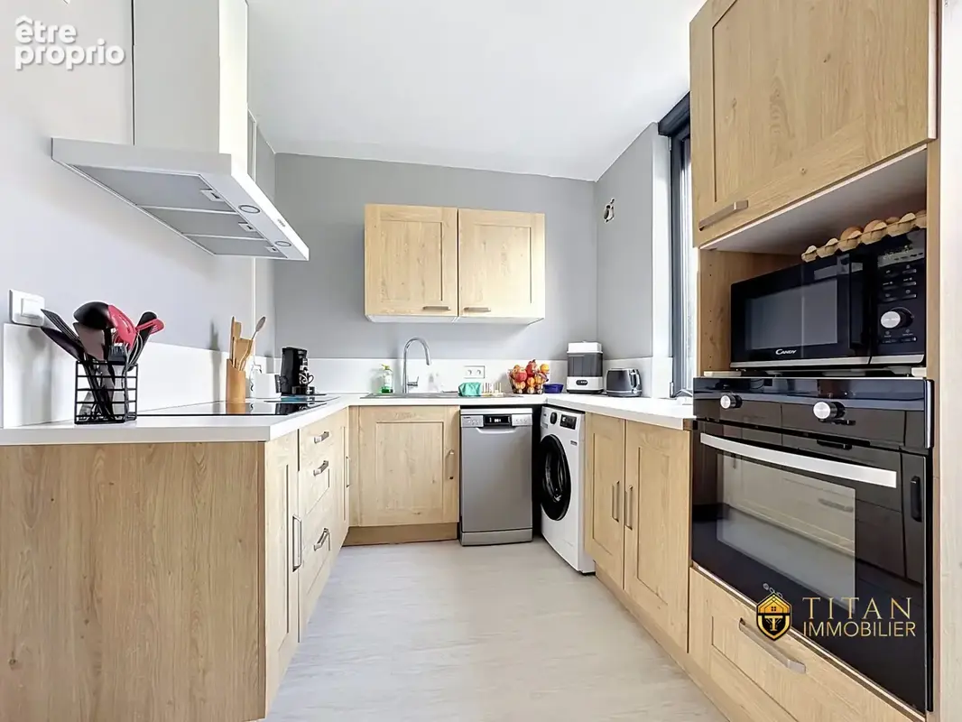  Maison, 2 chambres, 1 bureau, jardin, cave, St-pol-sur-Mer. Titan Immobilier