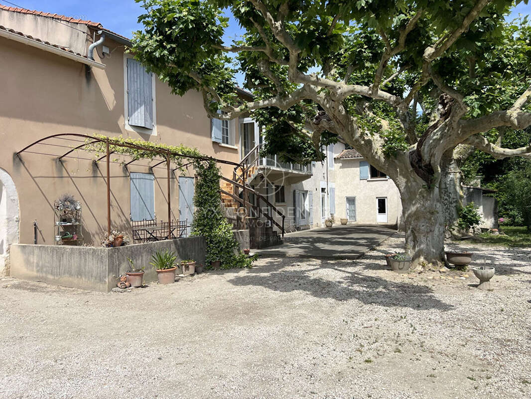 Maison à EYRAGUES