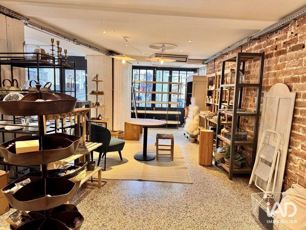 Photo 1 - Commerce à MONTESSON