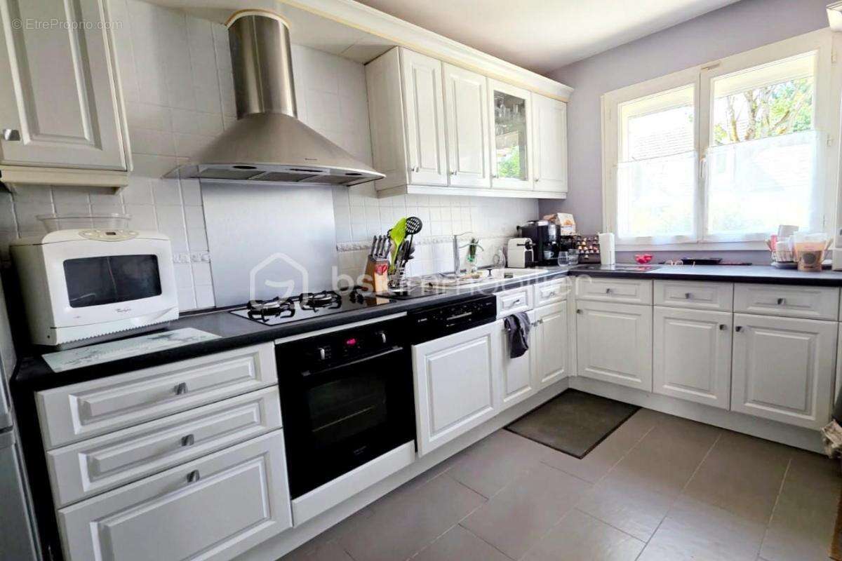 Maison à SAINT-PIERRE-DU-PERRAY