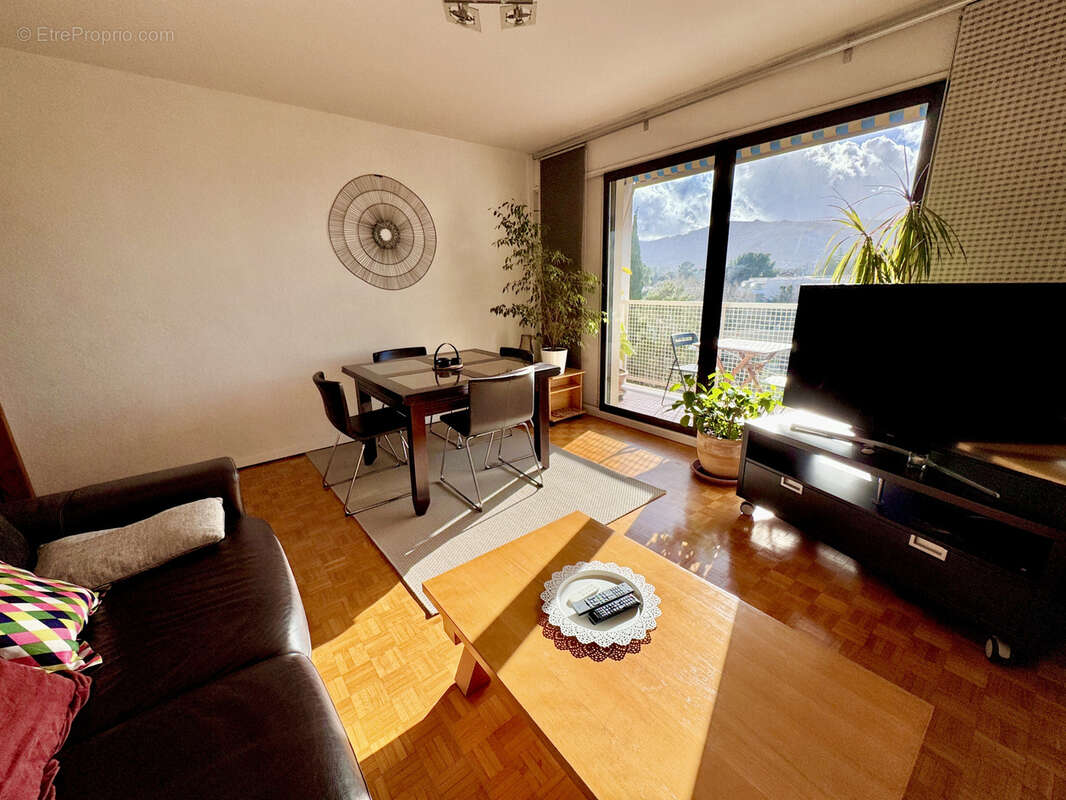 Appartement à MARSEILLE-9E