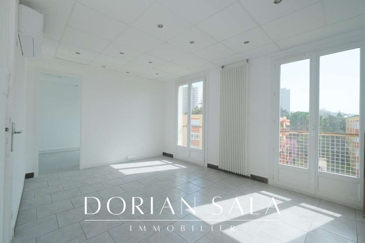 Appartement 61 m² à Marseille-9e  - photo 7