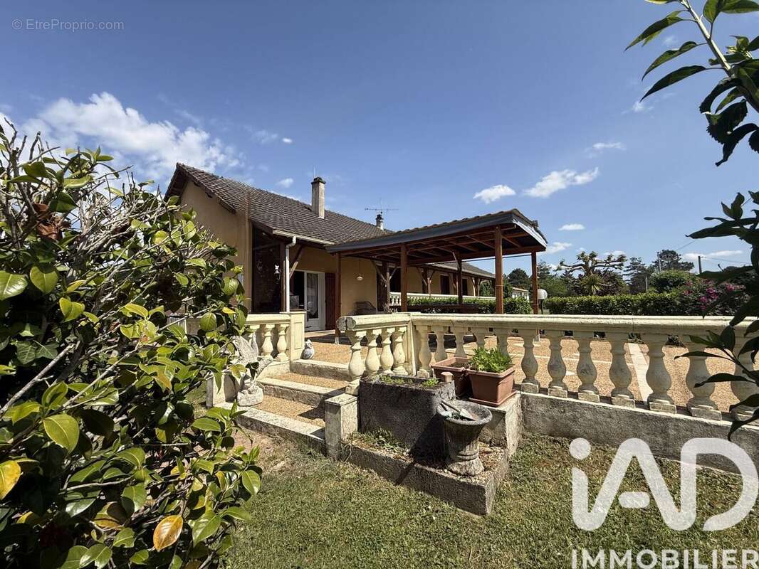 Photo 4 - Maison à ANTONNE-ET-TRIGONANT