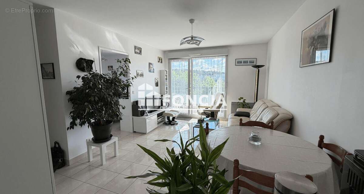 Appartement à BOURGOIN-JALLIEU