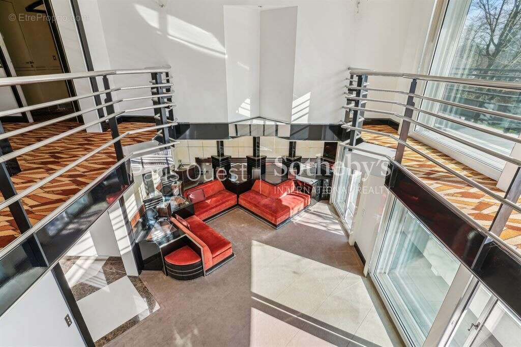 Appartement à NEUILLY-SUR-SEINE