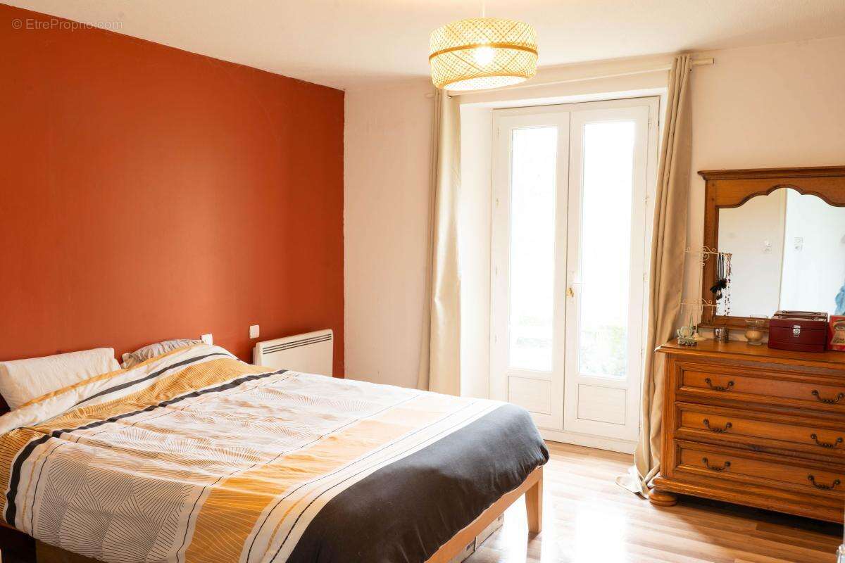 Maison à SAINTE-ALVERE