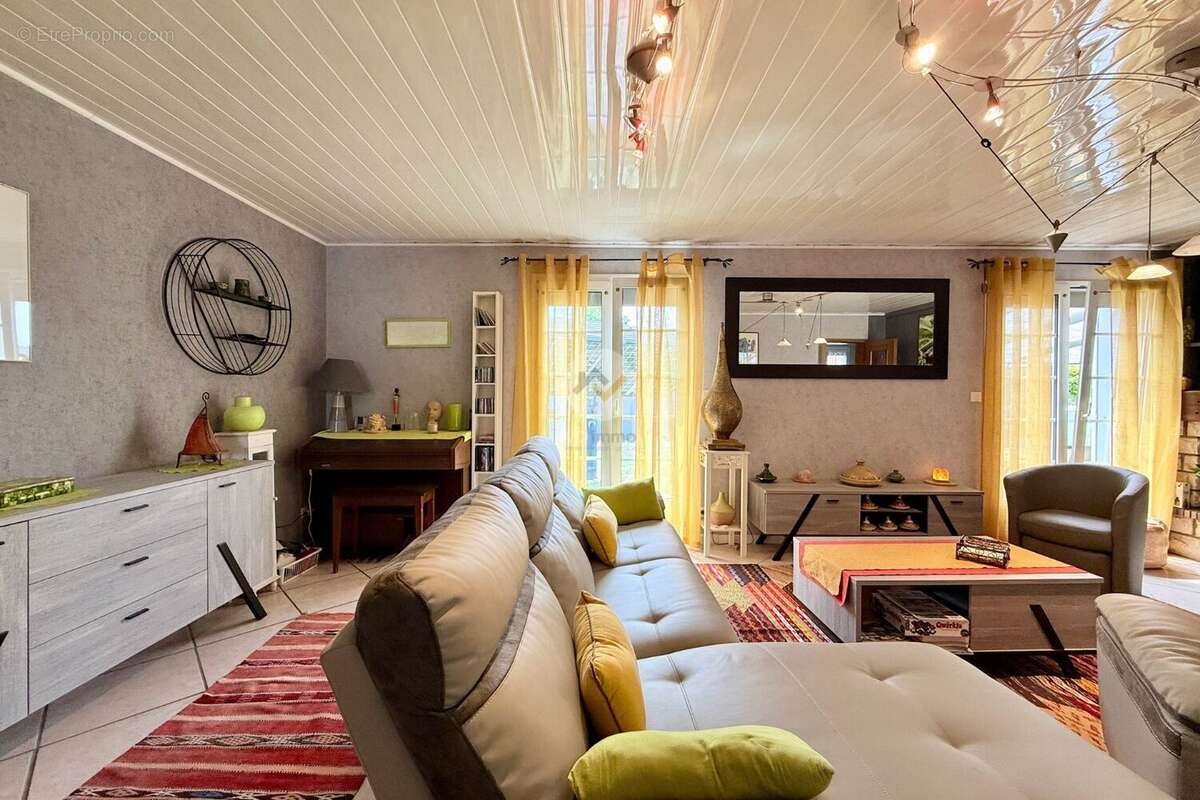 Maison 147 m² à Saint-Bernard  - photo 3