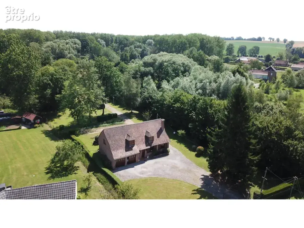 Maison à ESTREE-WAMIN