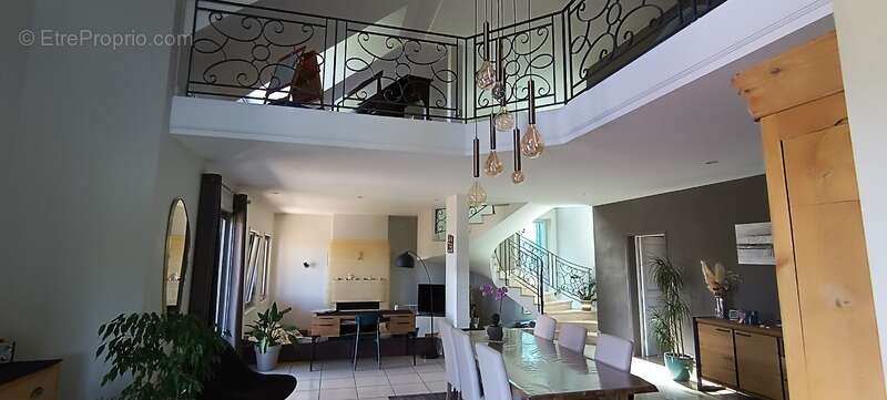 Maison à BESSE-ET-SAINT-ANASTAISE