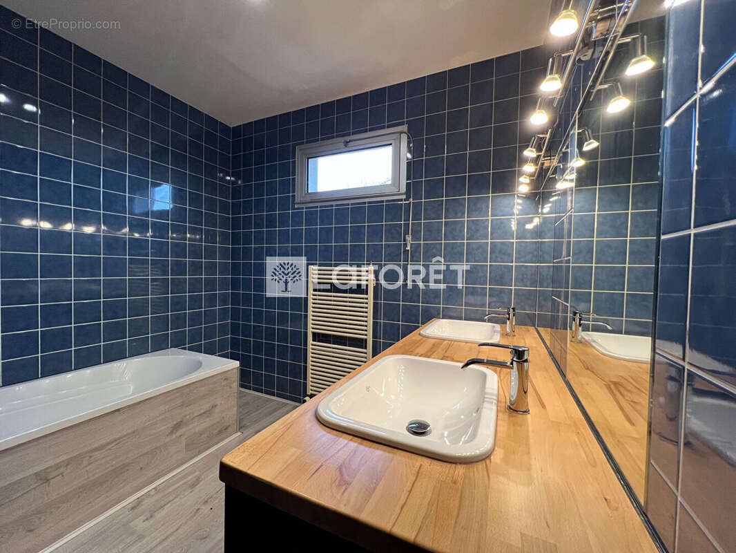 Maison à SAINT-JACQUES-SUR-DARNETAL