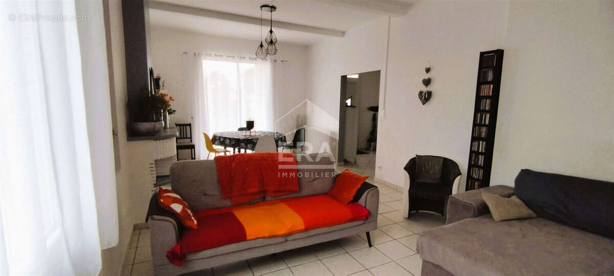 Maison à PORT-SAINTE-MARIE