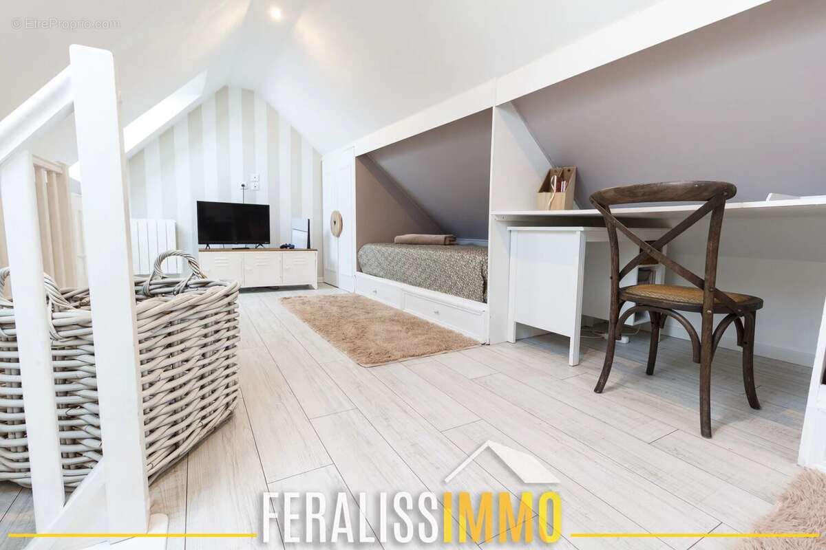 Maison à NEUVILLE-SUR-OISE