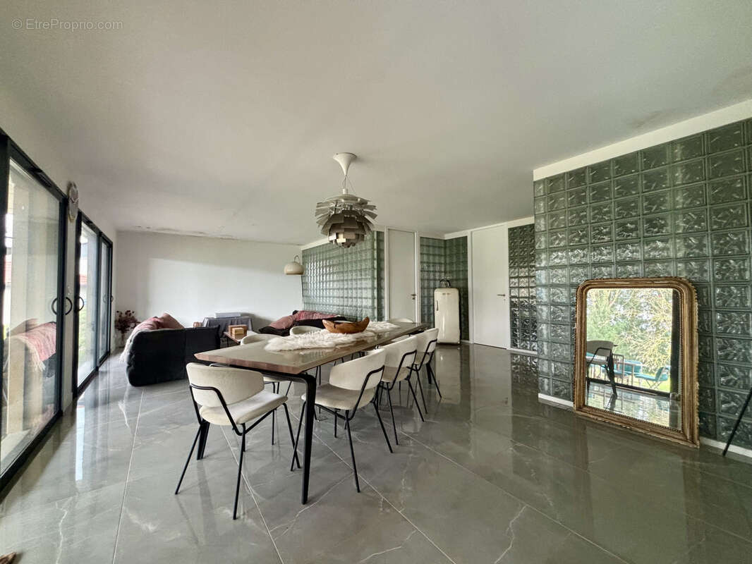 Maison à SAINT-FORGEUX