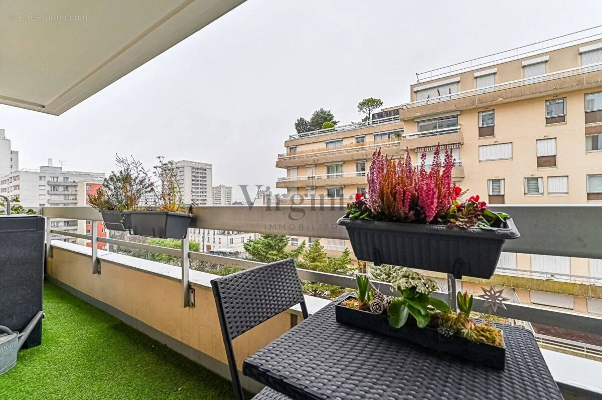 Appartement à CHARENTON-LE-PONT