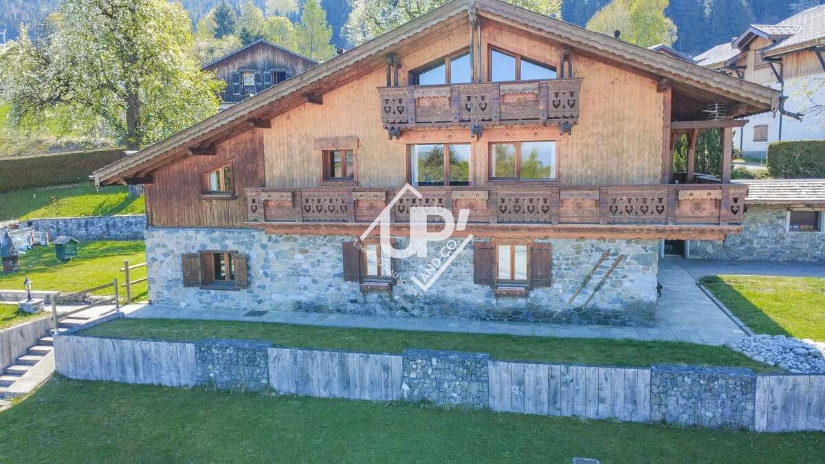 Maison à ARACHES-LA-FRASSE