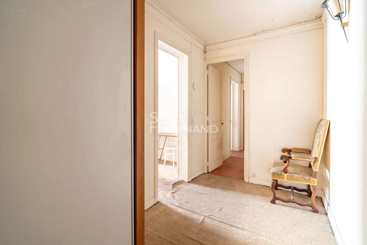 Paris 17eme   /    rue de levis - photo 4