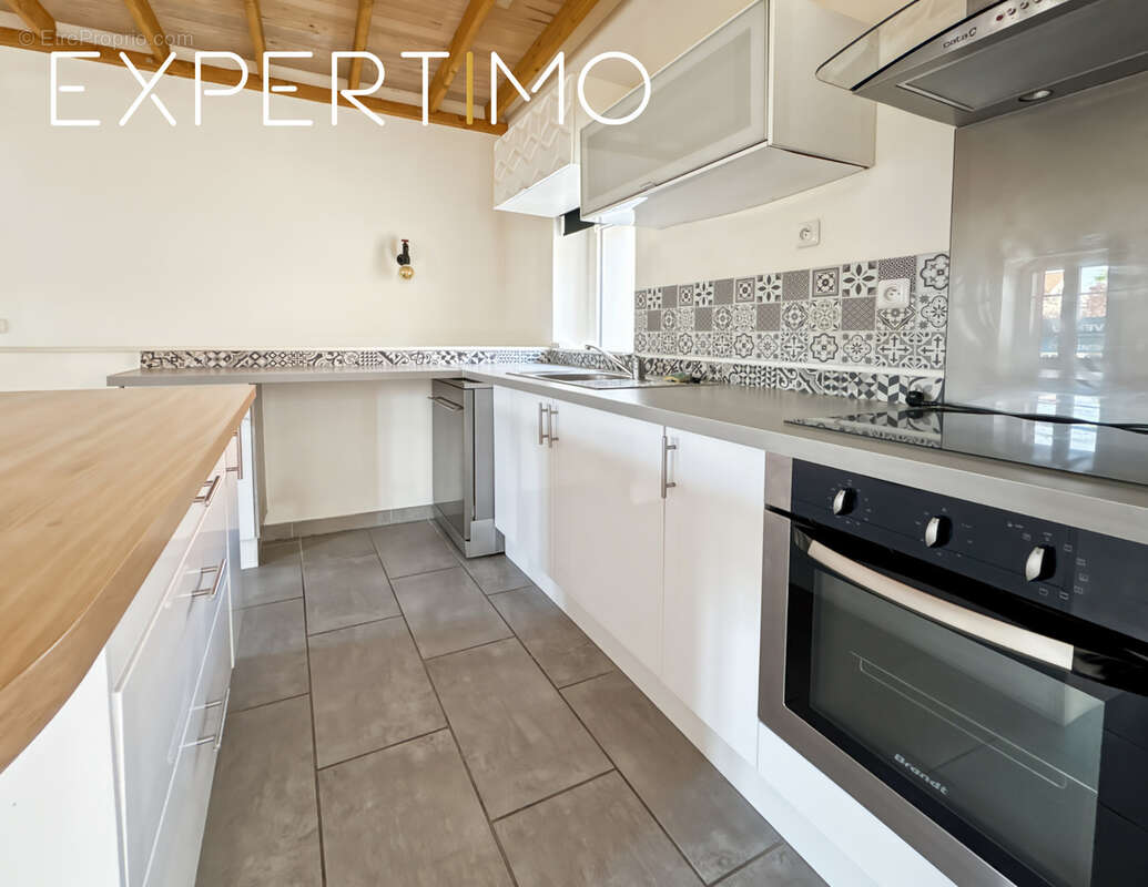 Appartement à SAULX-LES-CHARTREUX