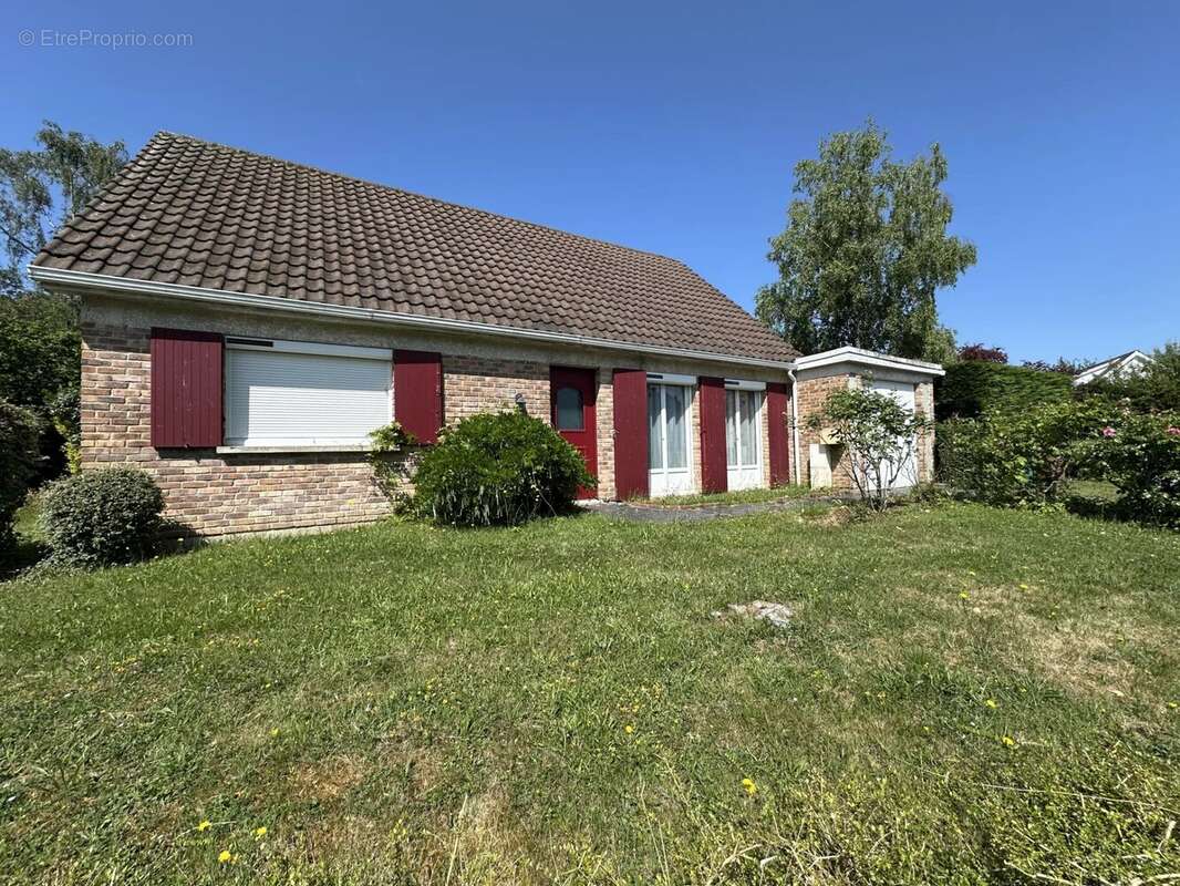 Maison à LE MESNIL-SAINT-DENIS