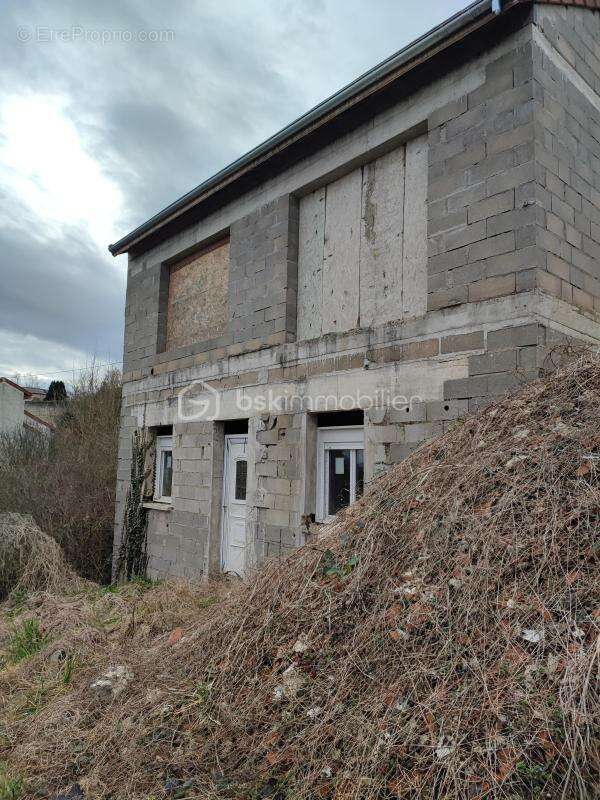 Maison à PONT-SUR-YONNE