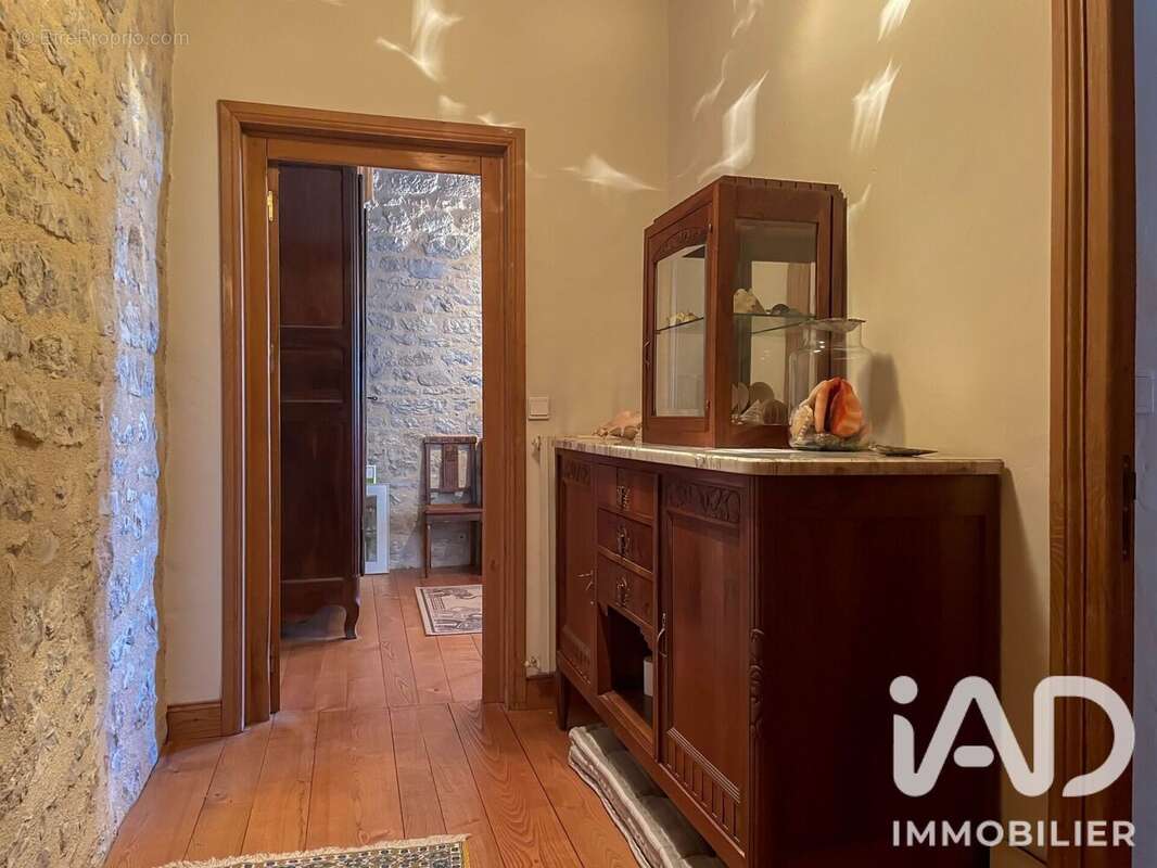 377 m² à Ambeyrac  - photo 8