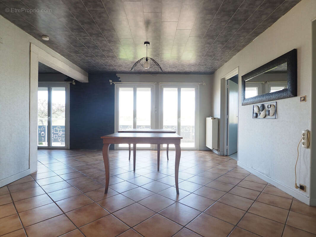 Maison à VINCEY