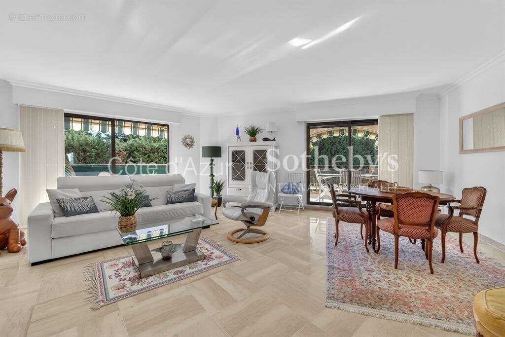 Appartement à MANDELIEU-LA-NAPOULE