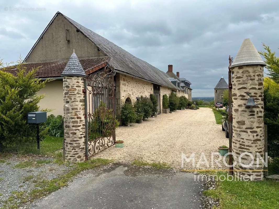 Maison à DUN-LE-PALESTEL