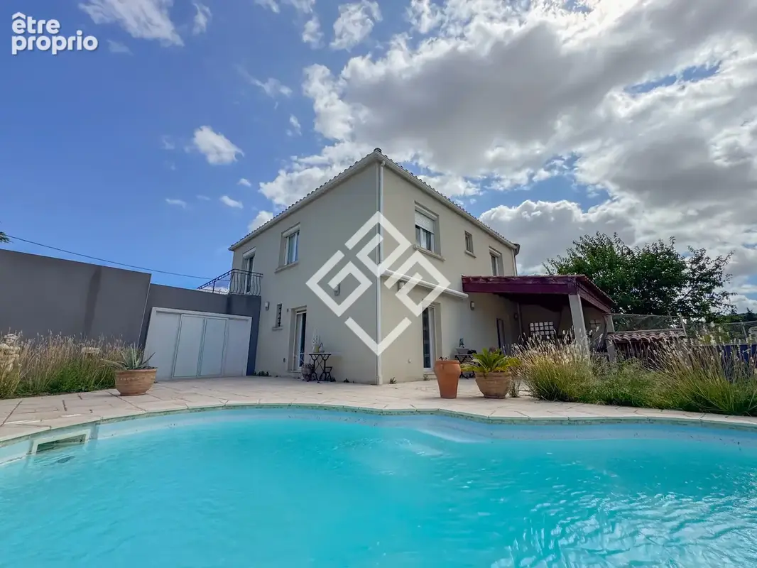 Maison d’exception avec piscine à seulement 10 km de la mer - photo 2