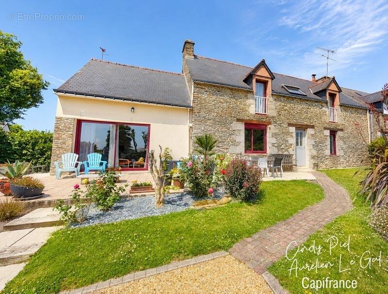 Maison à LE ROC-SAINT-ANDRE