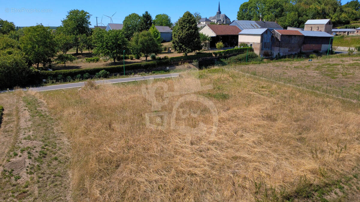 Terrain à INAUMONT