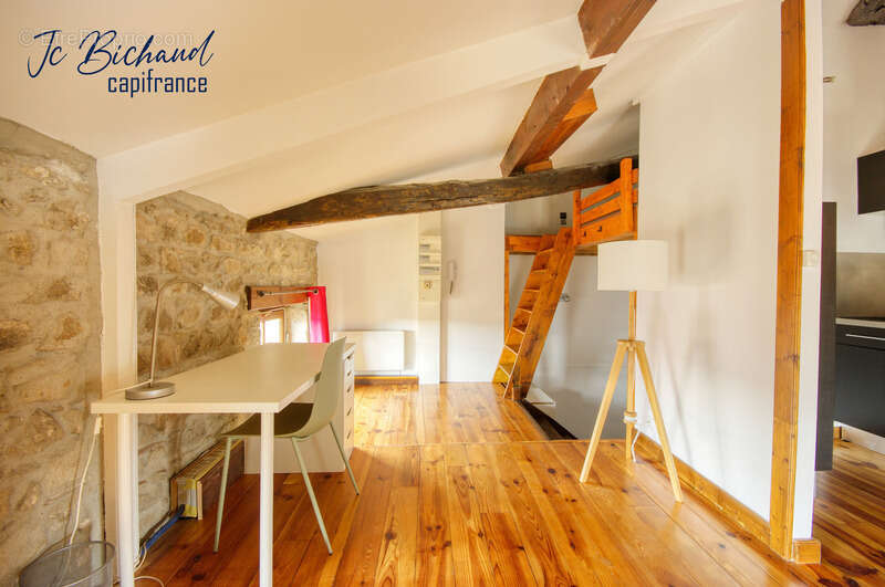 Appartement à MORNANT