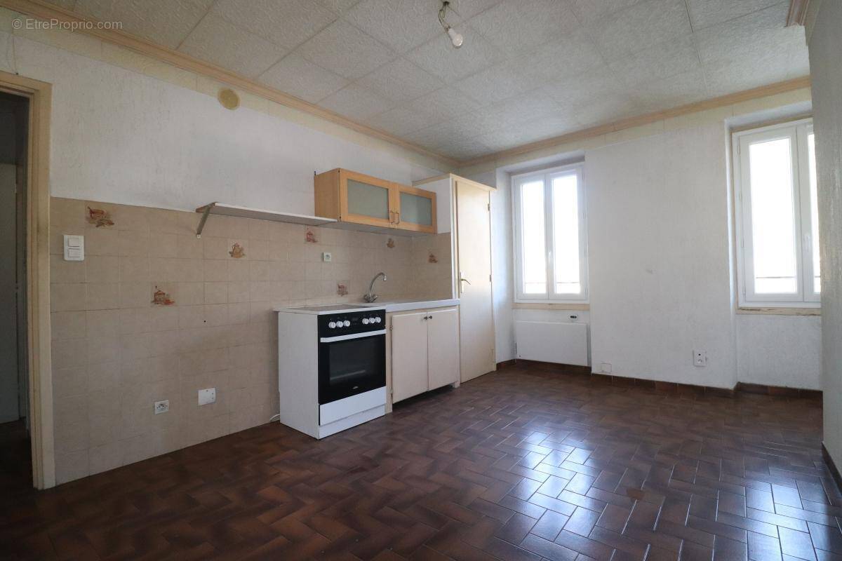 Appartement à L'ESCARENE