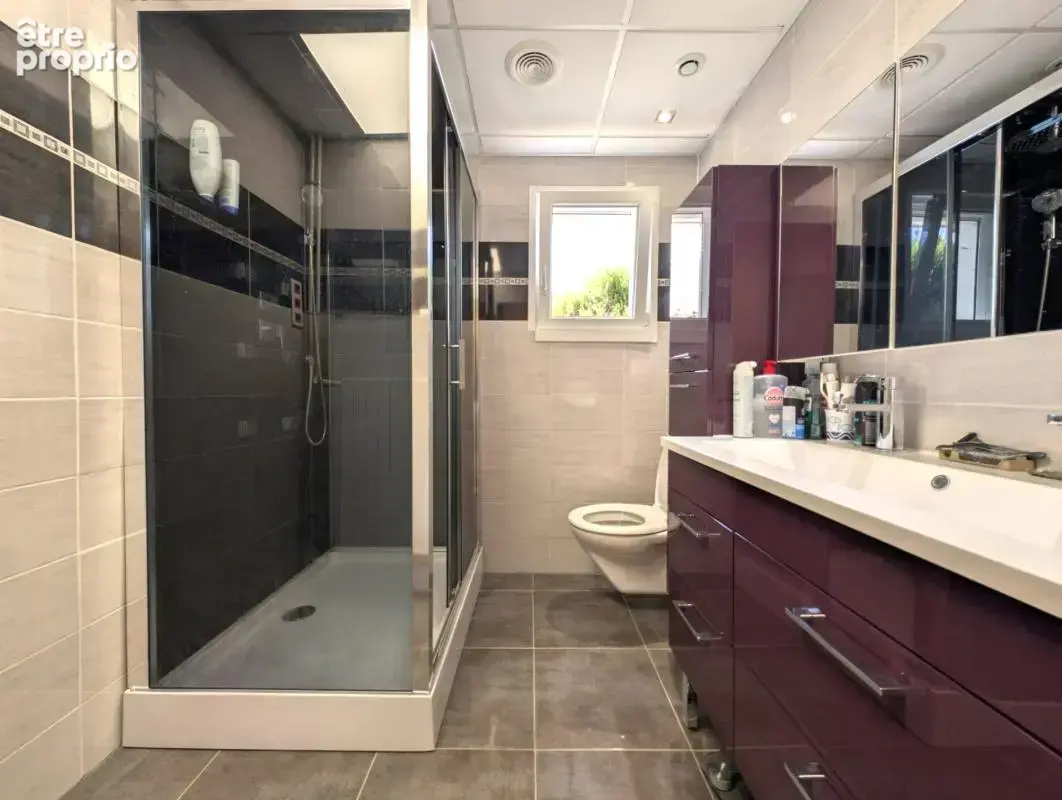 Saint-Léger-sur-Roanne — Maison de plain-pied 99m², 4 chambres et terrain de 2 224 m² - photo 13