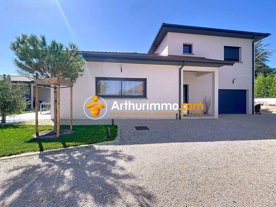 Maison à BOURGOIN-JALLIEU