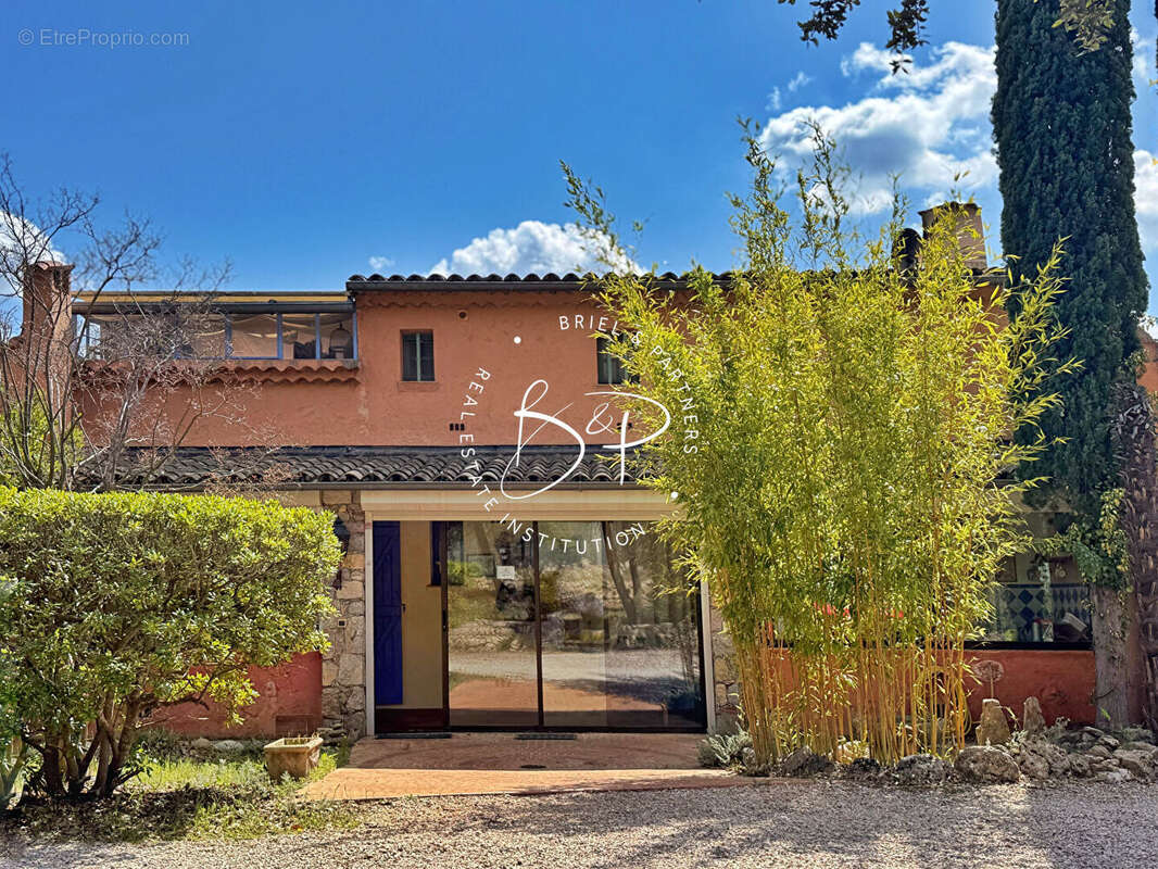 Maison à ENTRECASTEAUX