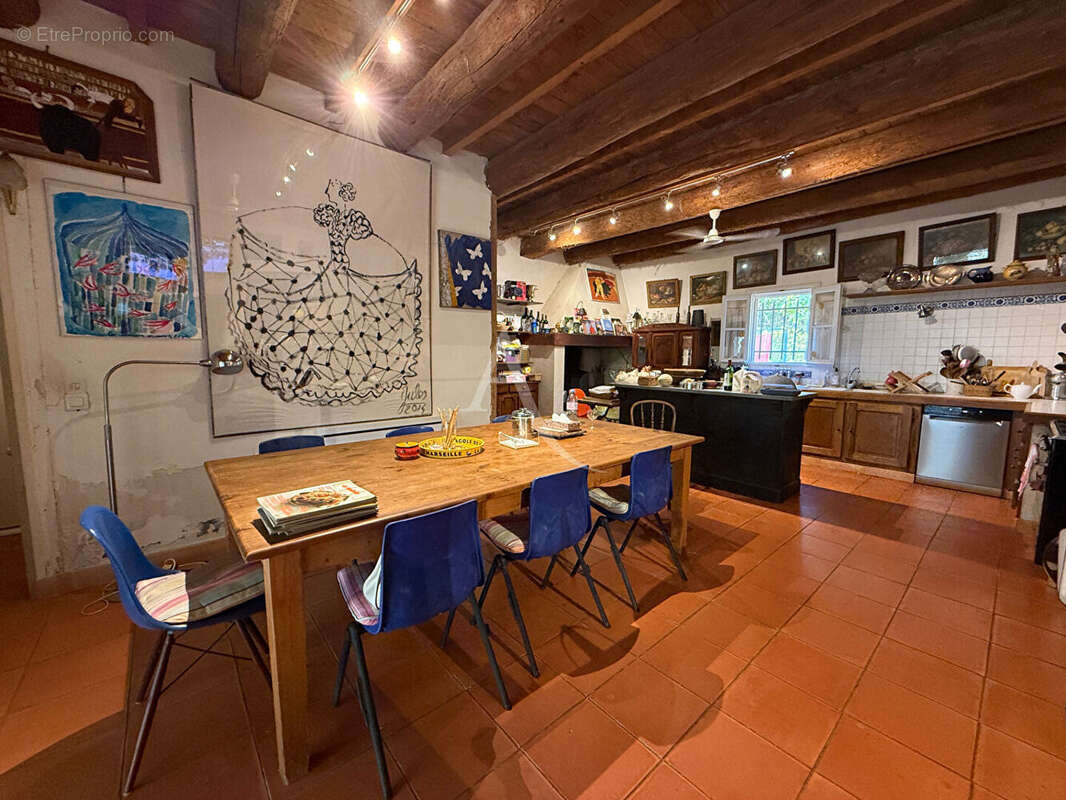 Une propriété d'exception 282m² - 7500m² de terrain - photo 2