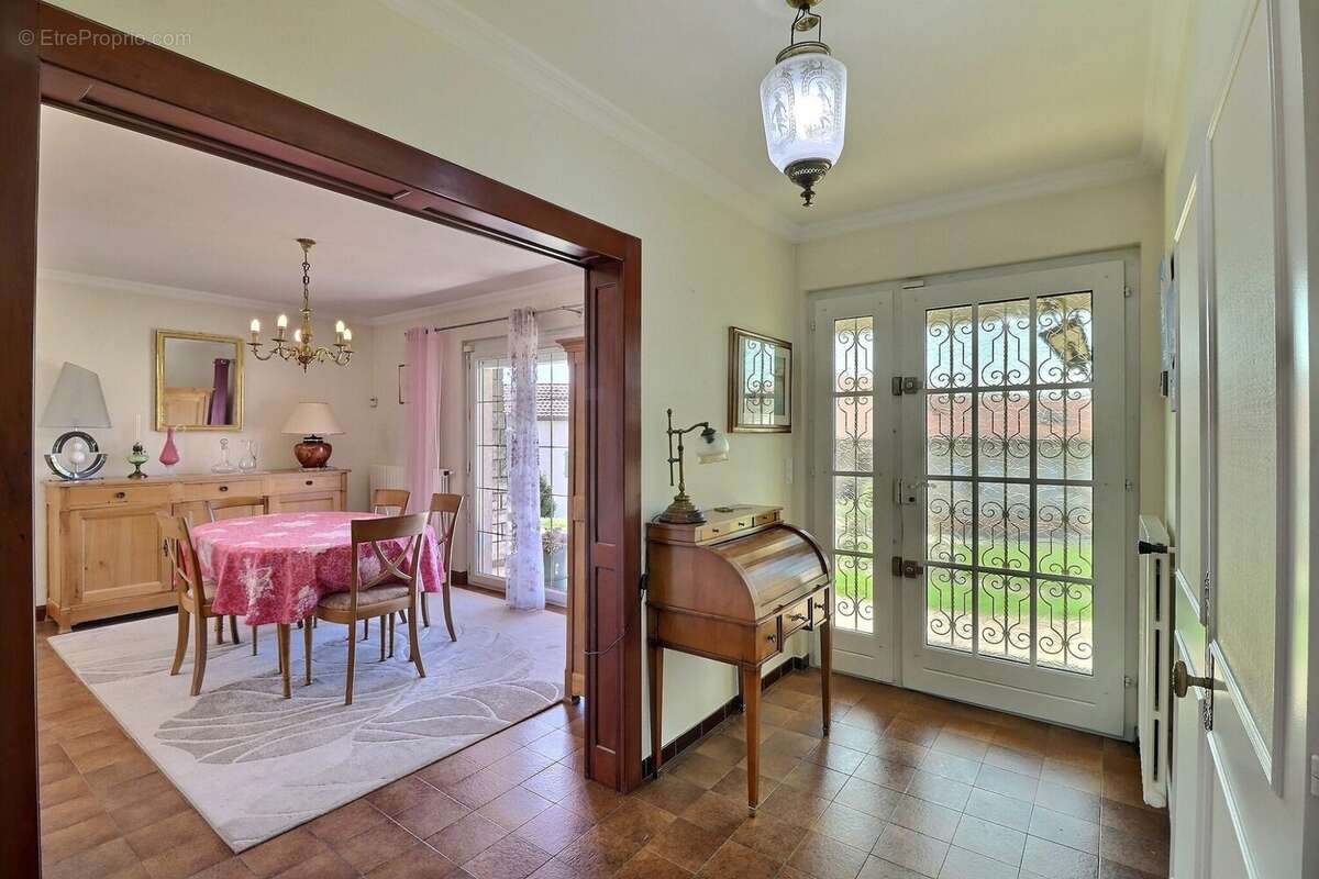 Maison à CRANVES-SALES