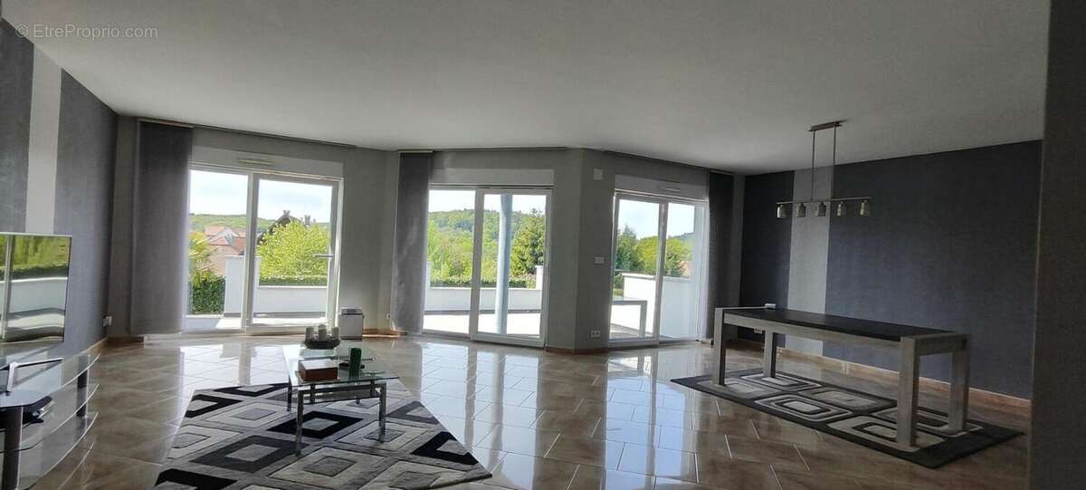 Maison à ROUGEMONT-LE-CHATEAU