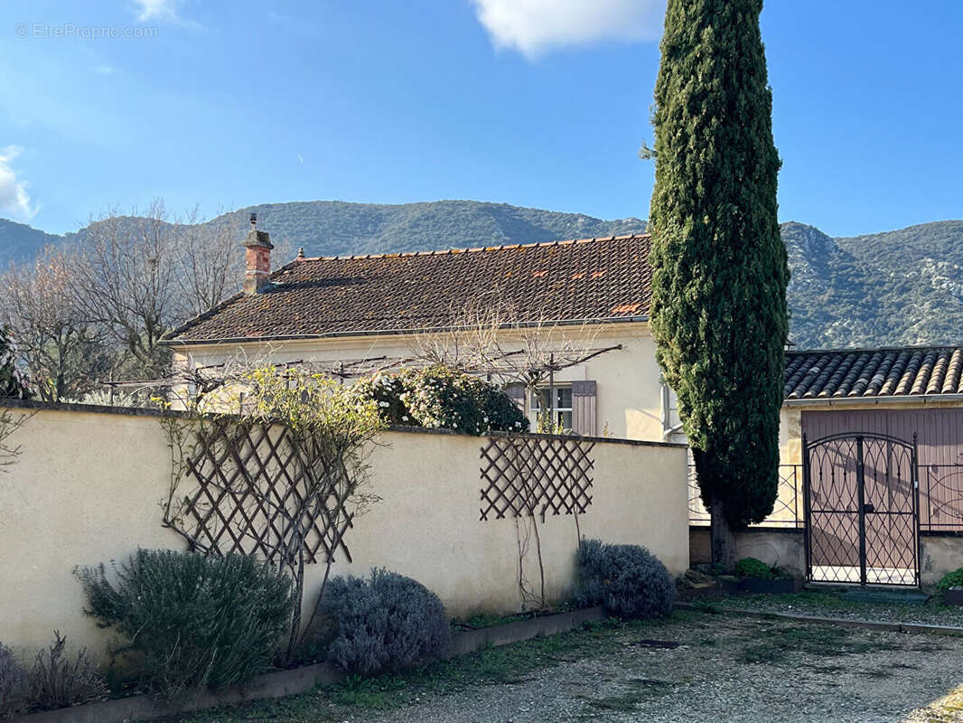 Maison à MAUBEC