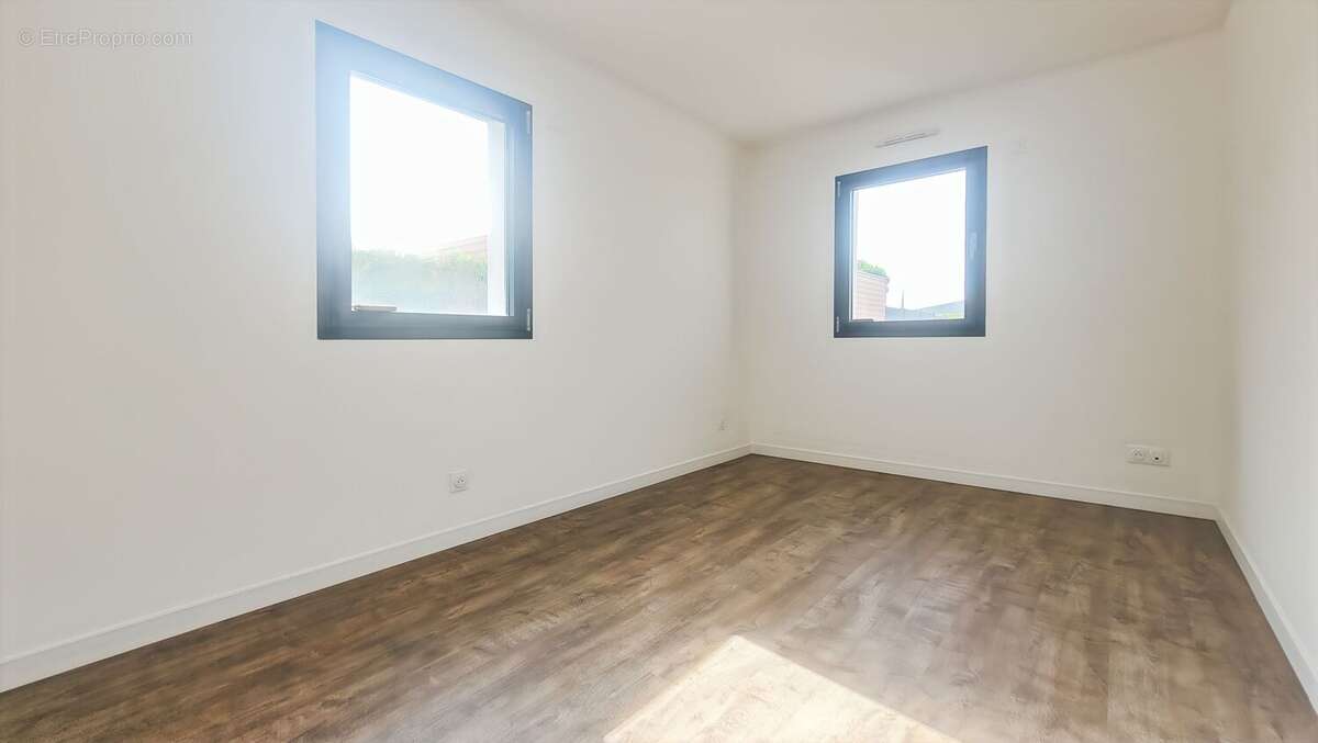 Maison 114 m² à Isse  - photo 4