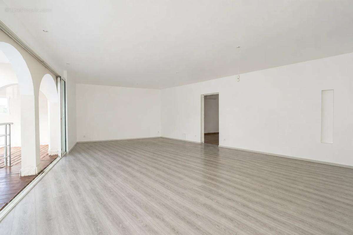 Villa 4 Pièces 125 m² à La Grande-Motte - photo 4