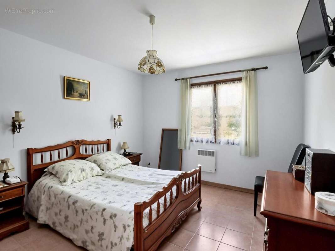   - Maison à CHAUZON