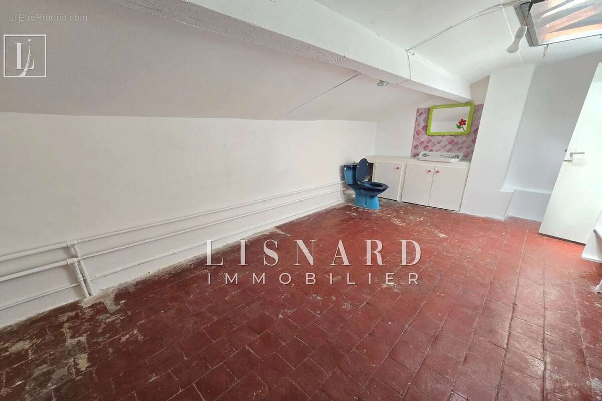 Appartement à VALLAURIS