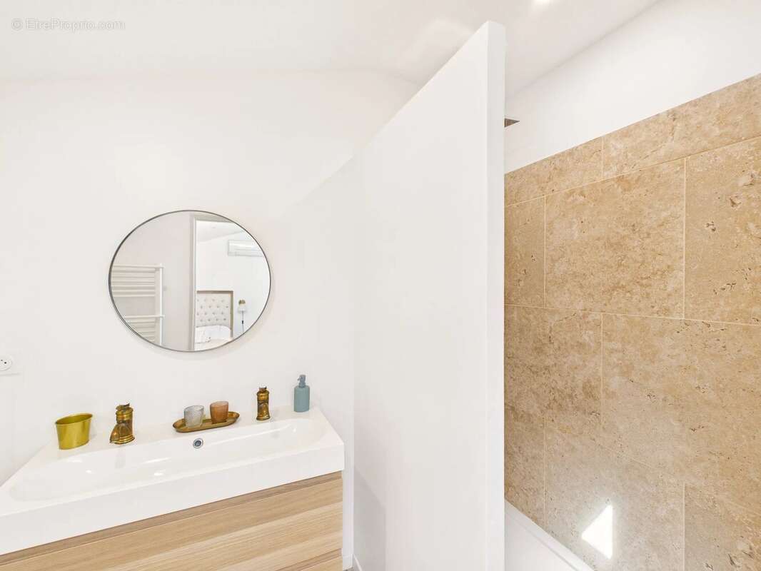 Maison à POURRIERES