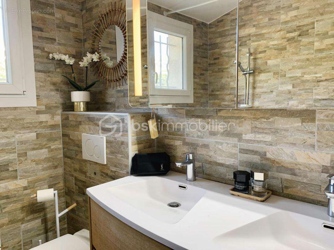 Appartement à VILLENEUVE-LOUBET