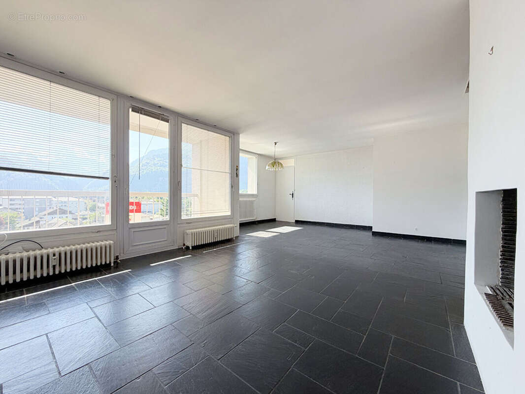 Appartement Cluses 5 pièce(s) 133 m2 - photo 3