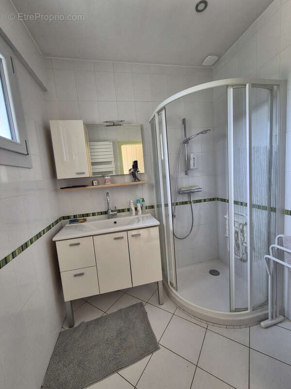Maison de plain-pied avec 2 644 m2 de terrain st jean sur veyle - photo 5