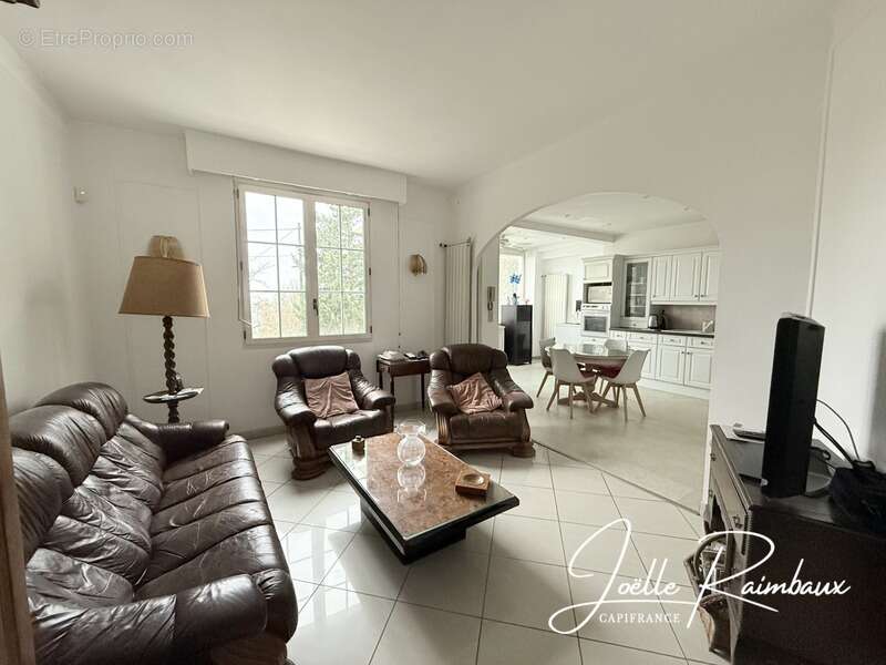 Maison à CHENNEVIERES-SUR-MARNE